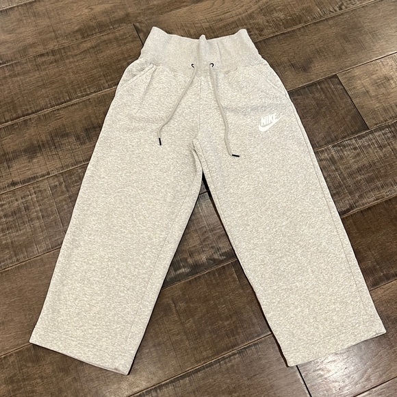 NIKE HIGH WAIST CROPPED PANTS SIZE M - Picture 4 of 16